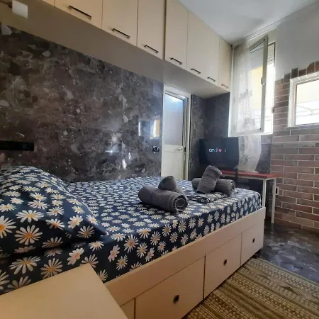 Lovely & Quite 1234gs *