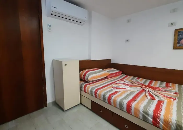 Lovely & Quite 1234gs 公寓 地拉那